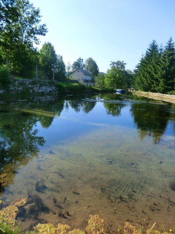 Pansion Izvor Hotel Korenica Buitenkant foto